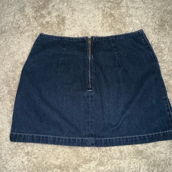 Tommy Hilfiger deep wash mini Jean skirt size 5 - Picture 5 of 5